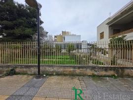 Πωλείται γωνιακό οικόπεδο στην Αγία Παρασκευή, πλησίον Ε.Ρ.Τ., επί της Λεωφόρου Μεσογείων