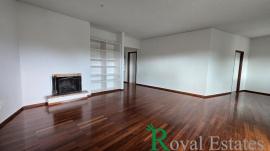 Προς ενοικίαση όροφο διαμέρισμα με δώμα, Κηφισιά, περιοχή πλησίον Αγίας Κυριακής