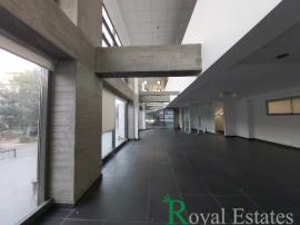 Πωλείται μισθωμένο πολυτελές κατάστημα στο Μαρούσι