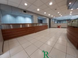 Αθήνα, κέντρο, πλησίον πλατείας Κλαυθμώνος, πολυτελής χώρος γραφείων διατίθεται προς πώληση