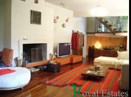 Πωλείται πολυτελής μονοκατοικία στο Χαλάνδρι περιοχή Ριζάρειος