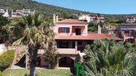 Εύβοια, Νέα Στύρα, περιοχή Δήλησος, πολυτελής μονοκατοικία, μπροστά στην θάλασσα, διατίθεται προς πώληση