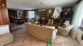 Ανάβυσσος, Μαύρο Λιθάρι, όροφο διαμέρισμα ισογείου, διατίθεται προς πώληση