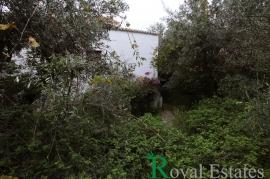 Σπέτσες, Παλιό Λιμάνι, διατίθεται προς πώληση γωνιακό οικόπεδο, σε εξαιρετικό σημείο της περιοχής