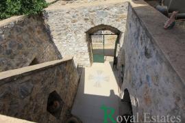 Πελοπόννησος, νομός Μεσσηνίας, Εξωχώρι, πέτρινος πύργος σε άριστη κατάσταση προς πώληση